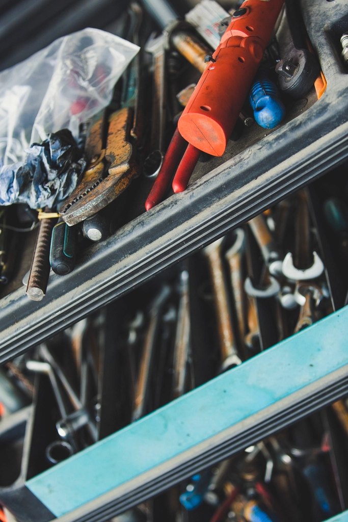 Building tools in the shelves