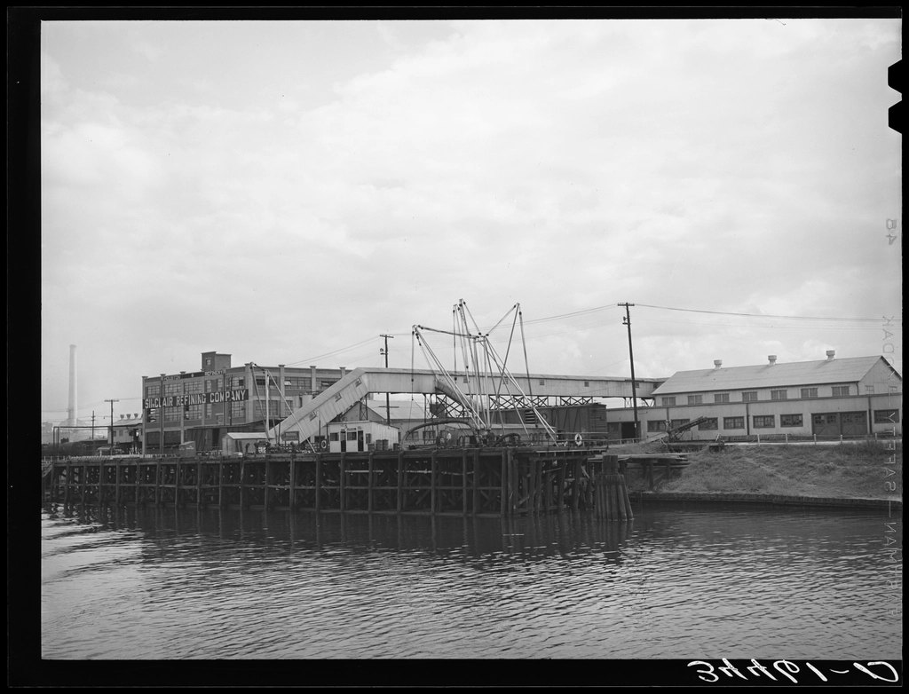 Oil loading dock. Port Houston